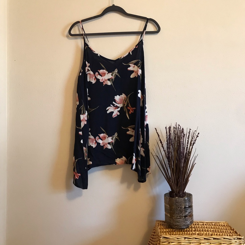 Tutta Bella floral sleeveless blouse